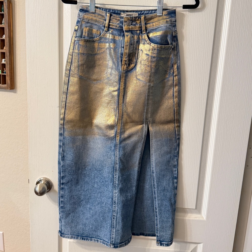Golden Blue Denim Skirt x Dona Hortênsia, Madeira, Portugal based brand.